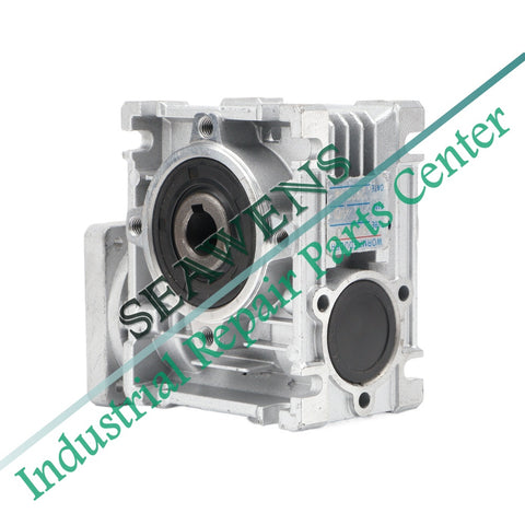 Worm Gearbox NMRV-040 Reducer Gear Ratio 5:1/100:1 Input 14mm Output 18mm Shaft Reducer Suitable For Nema24/ Nema34 Motor