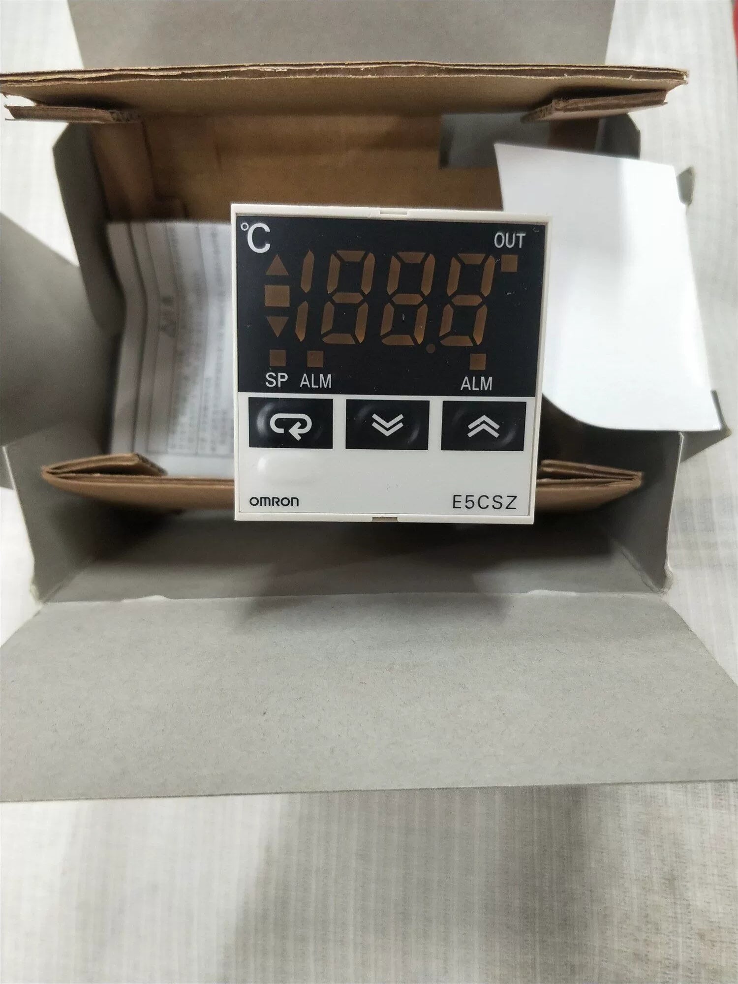 Genuine Omron E5CSZ-R1T/Q1T/R1TD/Q1TD E5CS-Q1KJ/R1KJX-F Temperature Controller, 48×24mm, PID, In Stock