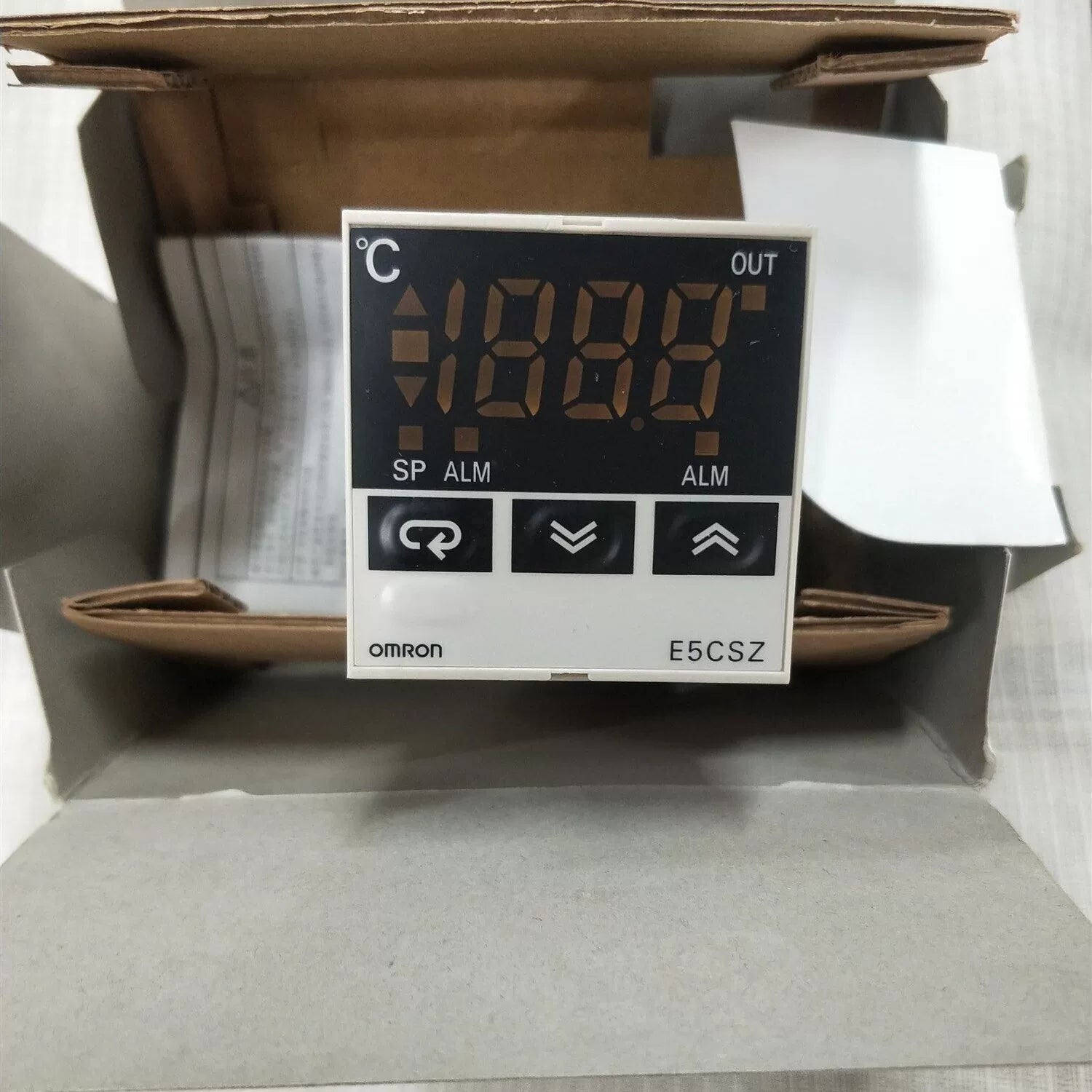 Genuine Omron E5CSZ-R1T/Q1T/R1TD/Q1TD E5CS-Q1KJ/R1KJX-F Temperature Controller, 48×24mm, PID, In Stock