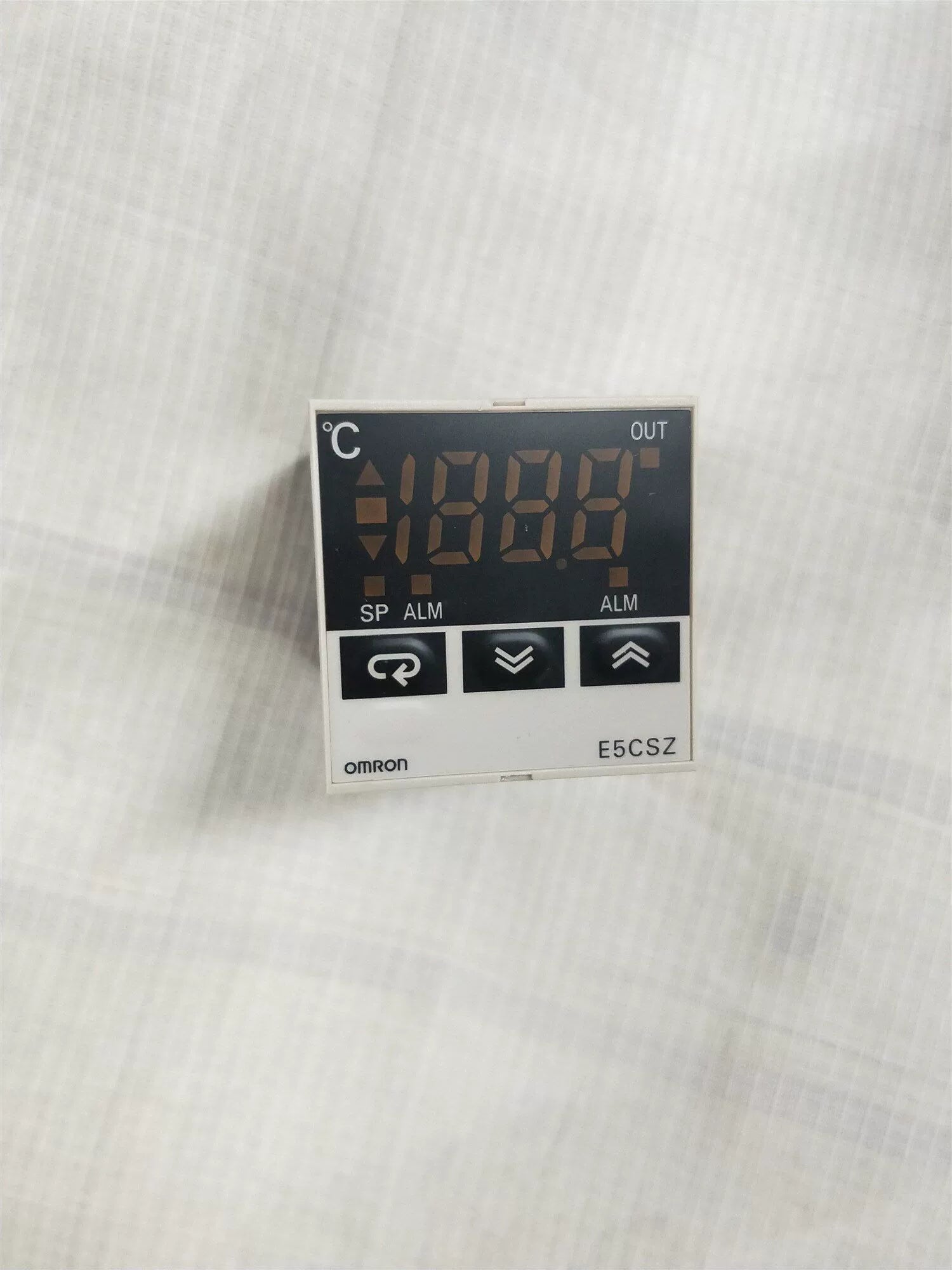 Genuine Omron E5CSZ-R1T/Q1T/R1TD/Q1TD E5CS-Q1KJ/R1KJX-F Temperature Controller, 48×24mm, PID, In Stock