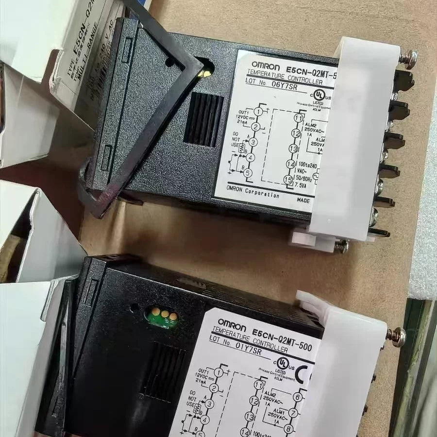 Original Omron E5CN (R2MT/Q2MT/R2/Q2), E5CZ-Q2MT & E5CC-RX2ASM-800 Digital Thermostat, 48×48mm, Universal Input, PID Auto-Tuning, Relay/SSR/Current Output, 100–240VAC, Industrial Grade