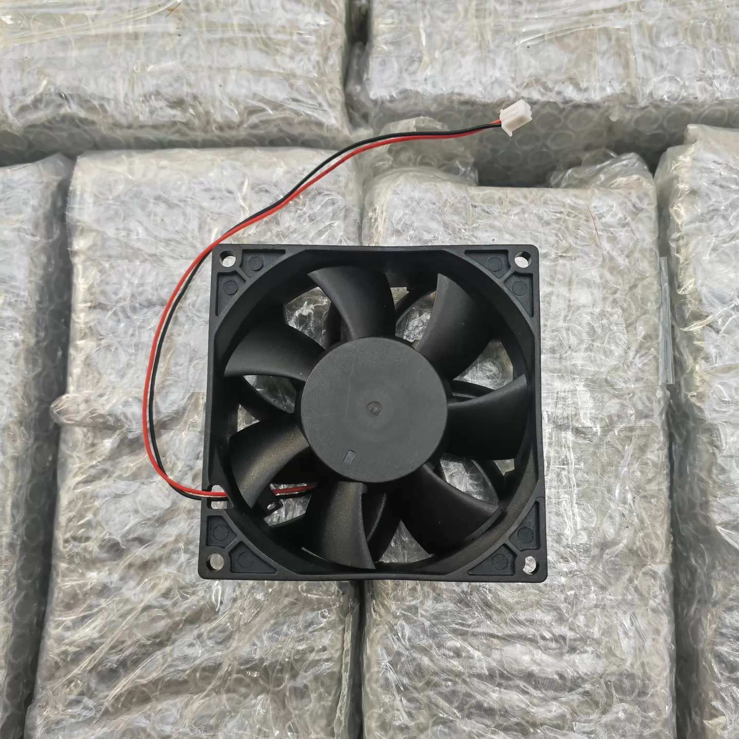 New FFB0924EHE FFB0924EHE-6P04-BR00 FFB0924EHE-SM10-R00 24V 0.75A 9238 Industrial Cooling Fan Fast Shipping
