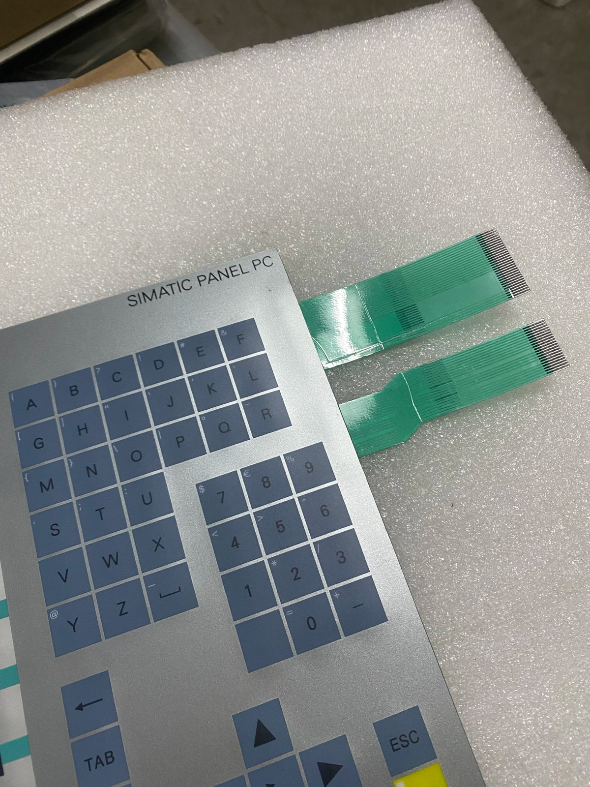 PANEL 12 K 677-877 A5E0747056 6AV7672-1CE00-0A -- Membrane switches Keyboards Keypads