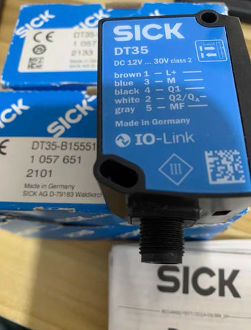 Brand new original DT35-B15551 DL35-B15552 DT35-B15251 DT35-B15551S04