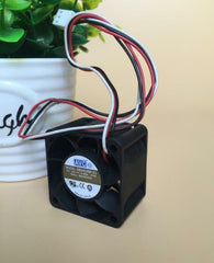 AVC DB0428B12U FAR DC 12V 0.66A 3-wire cooling fan