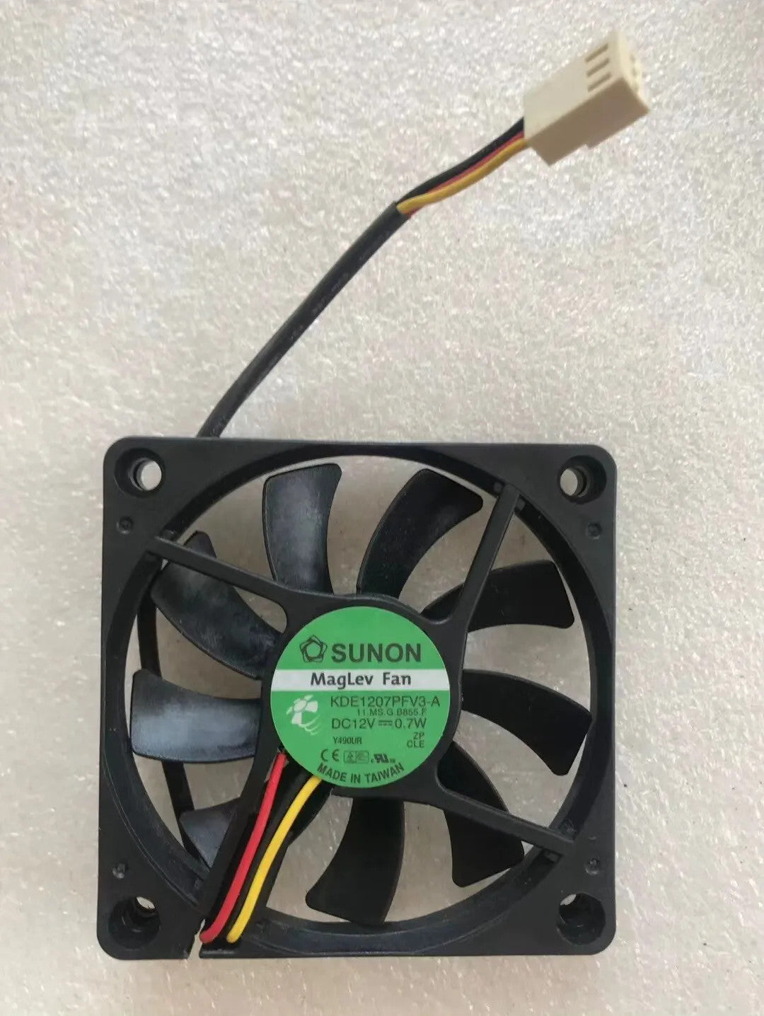SUNON KDE1207PFV3-A DC12V 0.7W 7cm 7010 3-Wire Cooling Fan