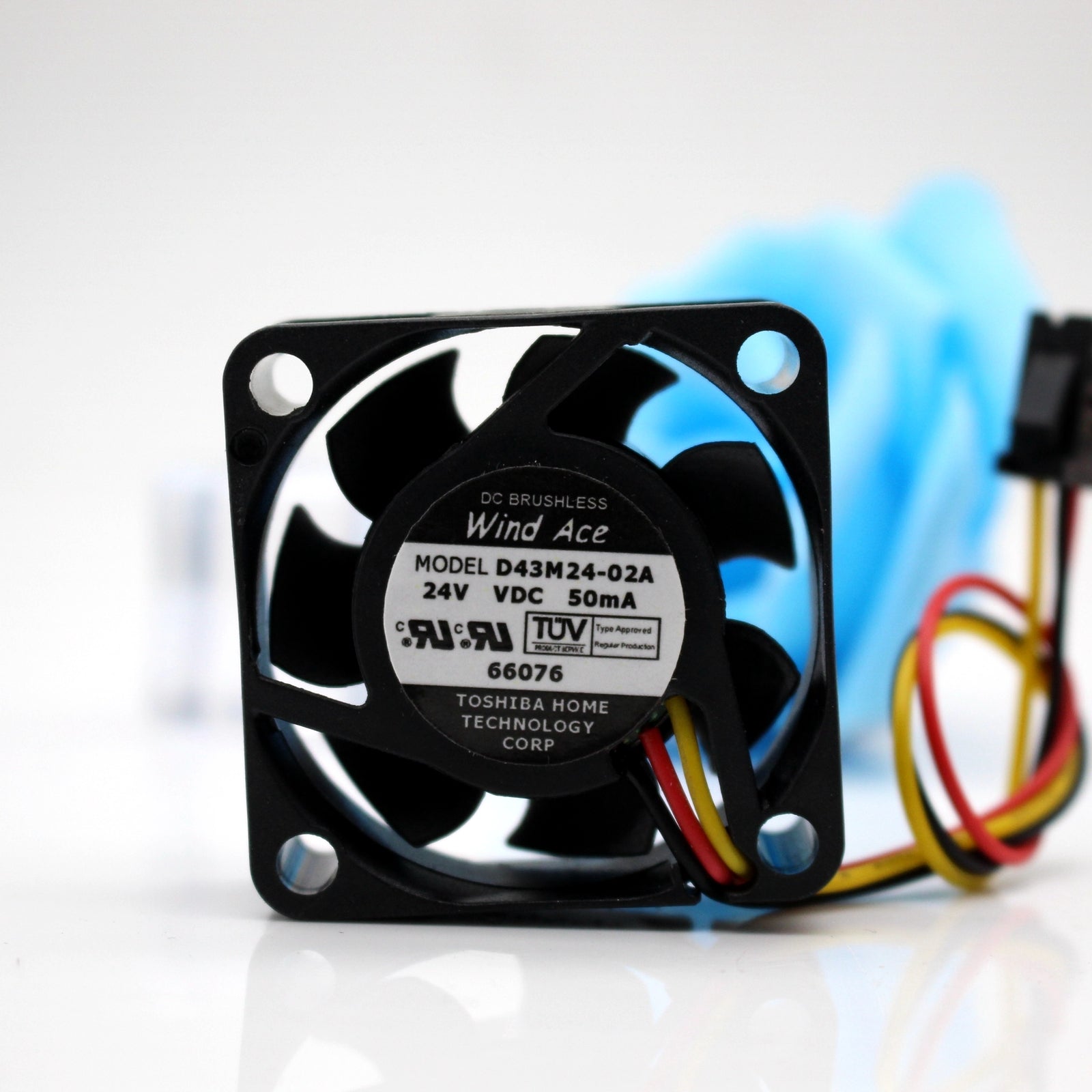 Yaskawa Inverter G7 F7 dedicated fan 24V 50mA D43M24-02A 40*40*15mm
