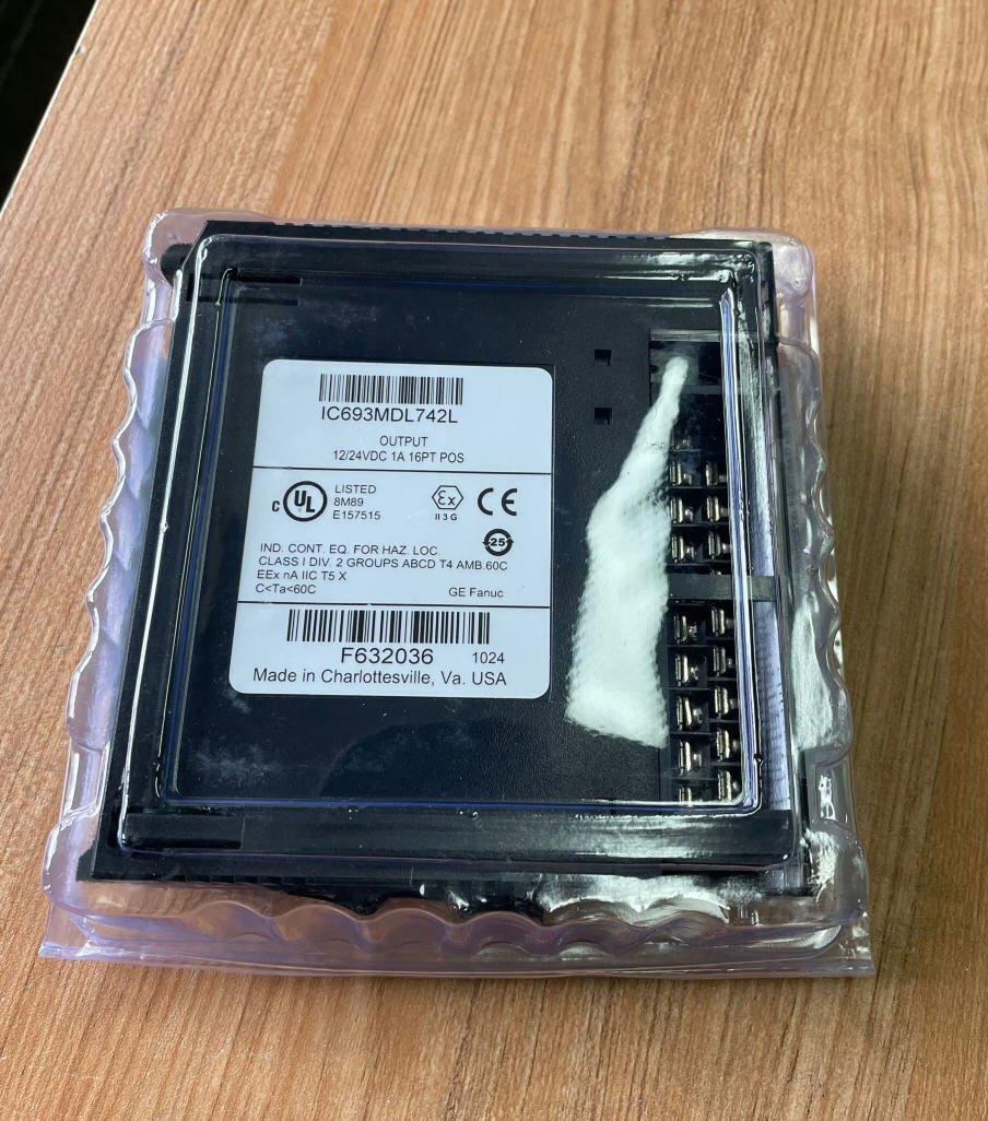 ONE NEW- GE FANUC IC693MDL742L